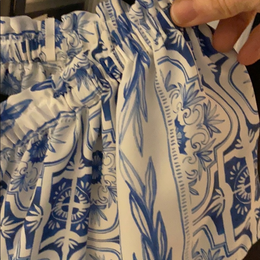 Woman’s top - Picture 3 of 3